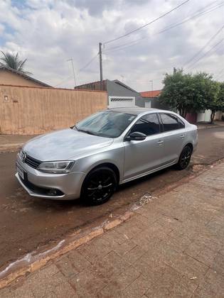 VOLKSWAGEN JETTA 2.0 COMFORTLINE FLEX 4P TIPTRONIC